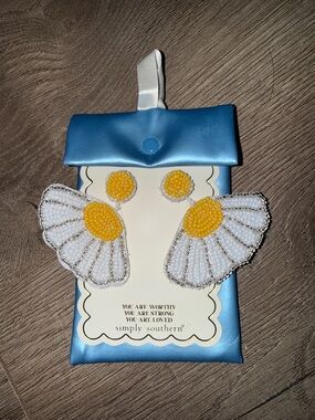 Simply Southern White & Yellow Beaded Daisy Wing Earrings Set